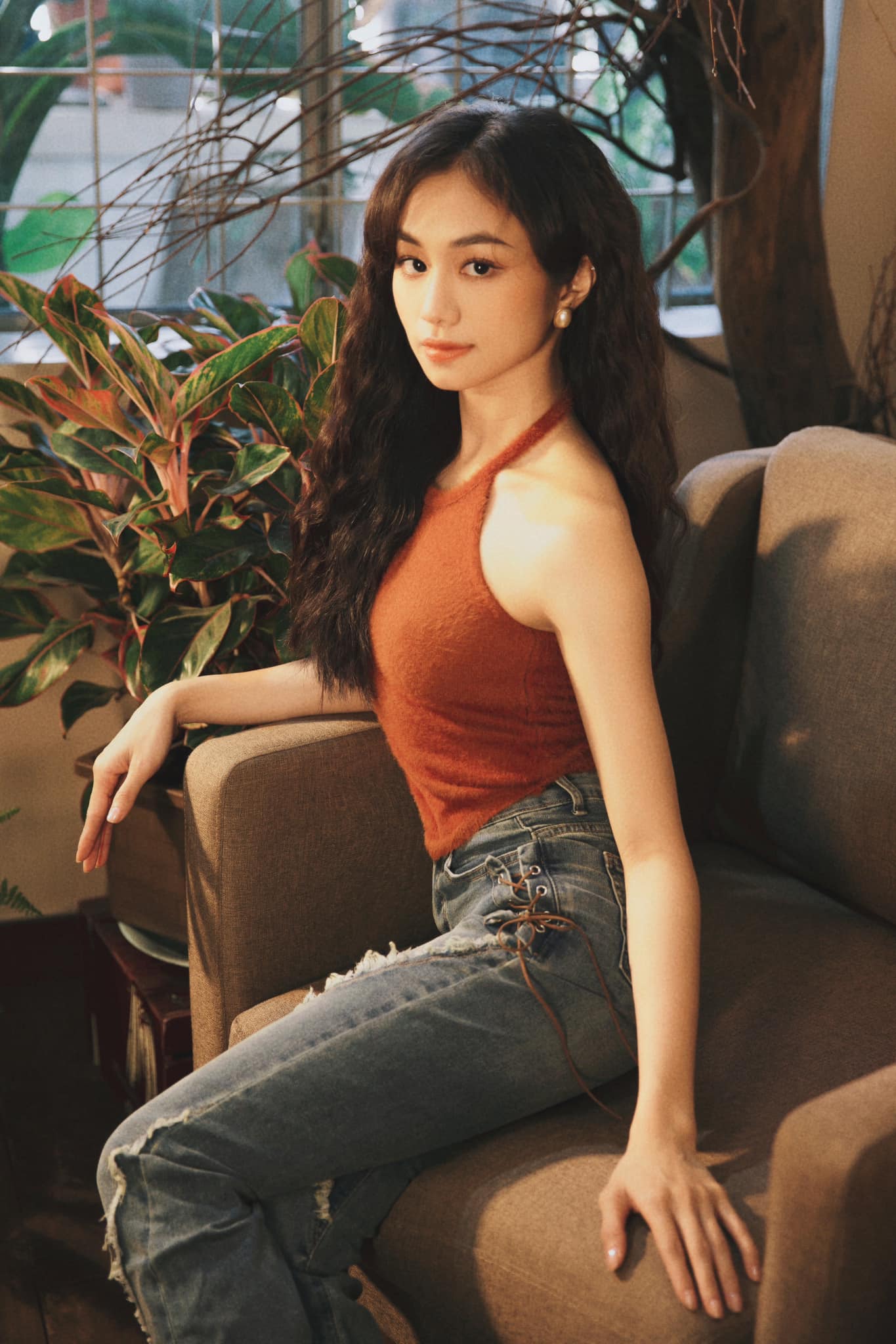 Tiểu tam trơ trẽn trong phim "B&oacute;ng ma hạnh ph&uacute;c": Ngo&agrave;i đời c&ograve;n sexy gợi cảm "ăn đứt" trong phim- Ảnh 13.