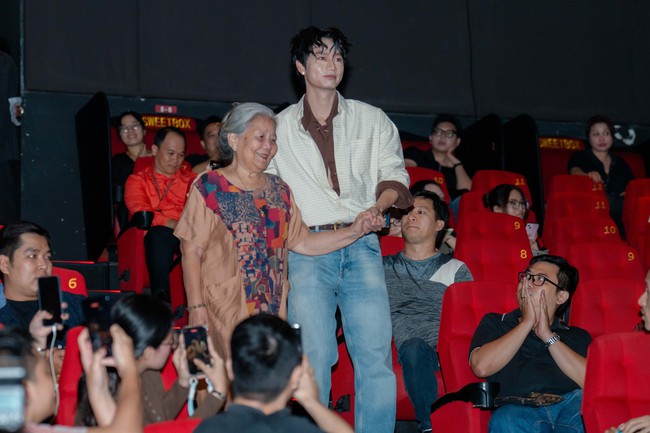 Th&aacute;i H&ograve;a n&oacute;i về doanh thu phim Anh H&ugrave;ng: &ldquo;H&ecirc;n xui&rdquo; - Ảnh 5.