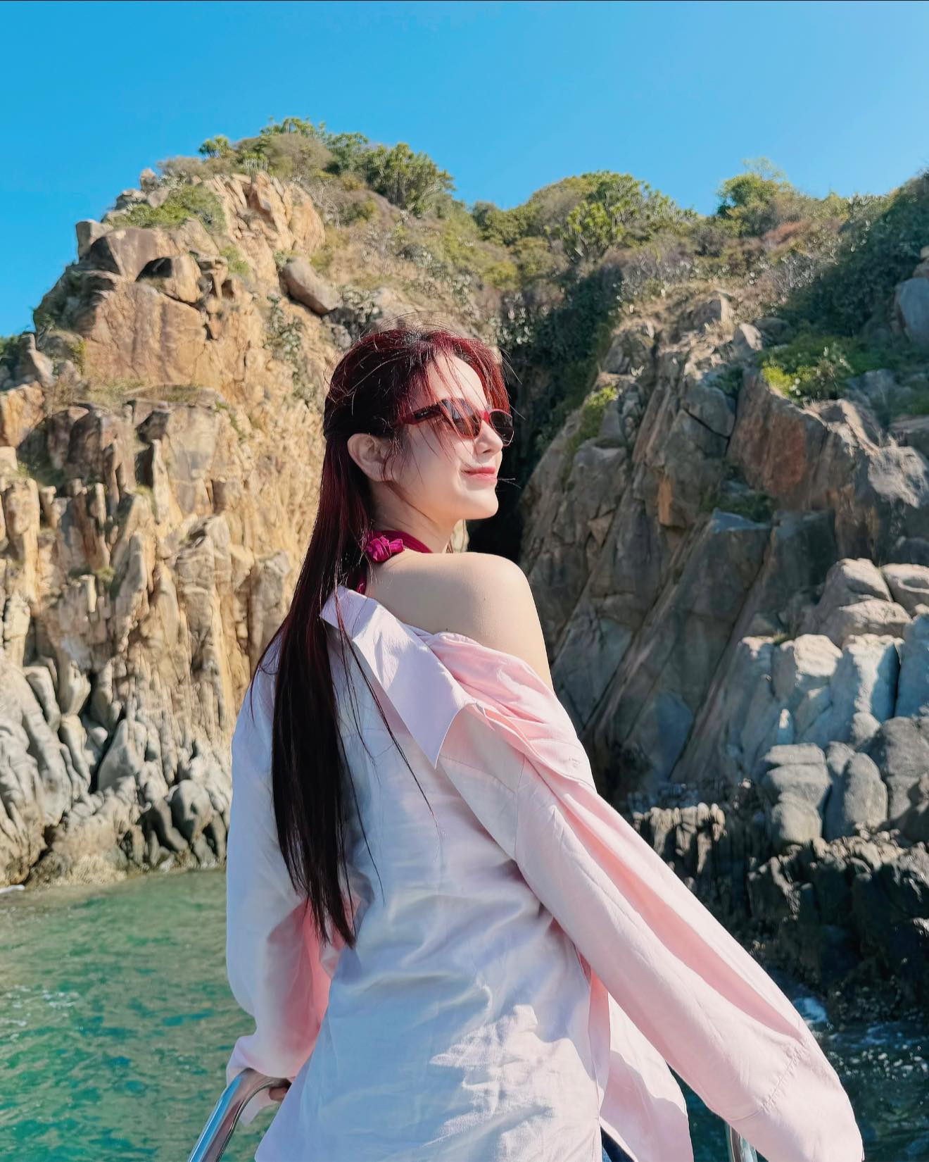 3 triệu người "d&iacute;nh mắt" video mẹ 2 con Vbiz l&agrave;m n&agrave;ng ti&ecirc;n c&aacute;: Body nuột vẫn chưa hot bằng 35 gi&acirc;y dưới biển!- Ảnh 2.