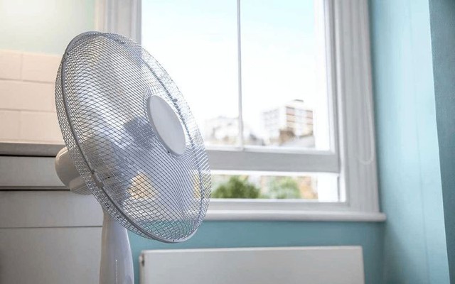 Kiểu bật quạt tưởng 