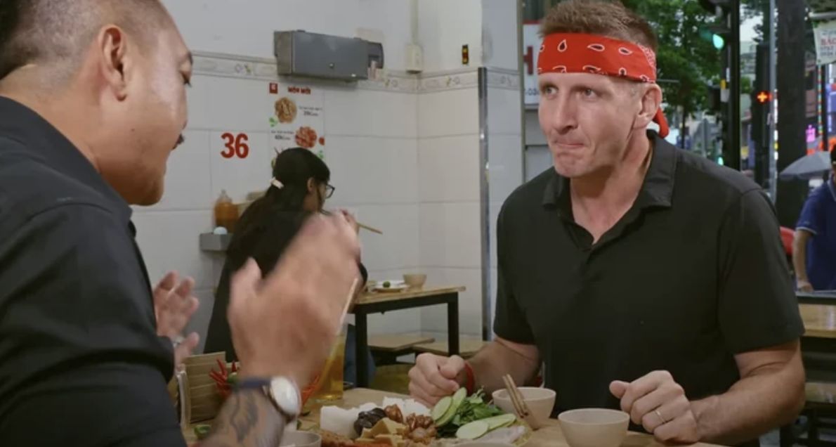 Kh&aacute;m ph&aacute; đời sống Việt Nam qua tr&agrave; đ&aacute;, c&agrave; ph&ecirc; bệt v&agrave; xe m&aacute;y - Ảnh 7.