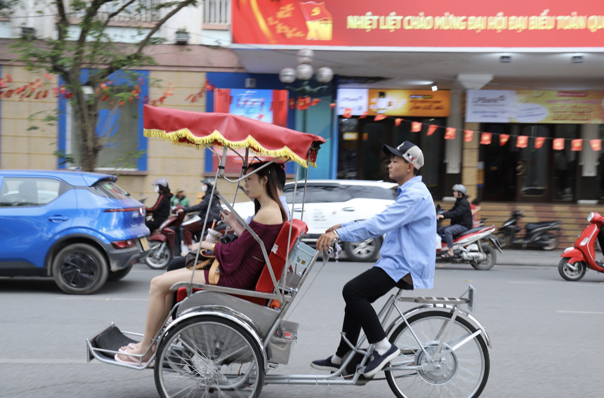 Kh&aacute;m ph&aacute; đời sống Việt Nam qua tr&agrave; đ&aacute;, c&agrave; ph&ecirc; bệt v&agrave; xe m&aacute;y - Ảnh 5.