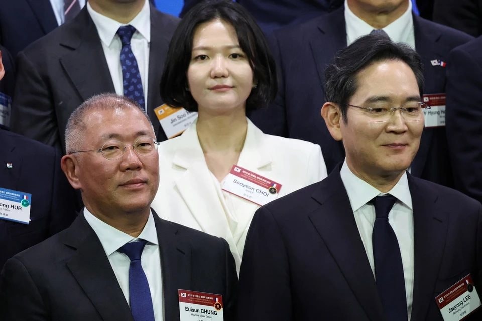 Th&aacute;p t&ugrave;ng Tổng thống Lee Jae Myung, chủ tịch &ldquo;tứ đại chaebol&rdquo; H&agrave;n Quốc vừa tới Việt Nam l&agrave; những ai?