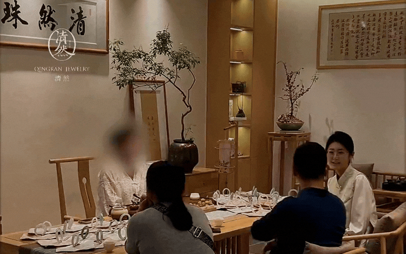 C&ocirc; g&aacute;i khiến giới si&ecirc;u gi&agrave;u Trung Quốc phải "n&iacute;n thở" chờ 1 c&acirc;u ph&aacute;n: Đ&ocirc;i mắt được v&iacute; như "m&aacute;y qu&eacute;t bạc tỷ", sai 1 ly đi cả chục tỷ - Ảnh 4.