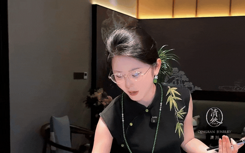 C&ocirc; g&aacute;i khiến giới si&ecirc;u gi&agrave;u Trung Quốc phải "n&iacute;n thở" chờ 1 c&acirc;u ph&aacute;n: Đ&ocirc;i mắt được v&iacute; như "m&aacute;y qu&eacute;t bạc tỷ", sai 1 ly đi cả chục tỷ - Ảnh 6.