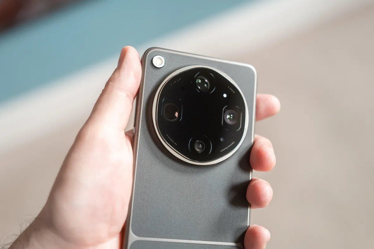 OPPO Find X9 Ultra sẽ là điện thọai hàng đầu năm 2026 nếu không sao chép iPhone - Ảnh 1.