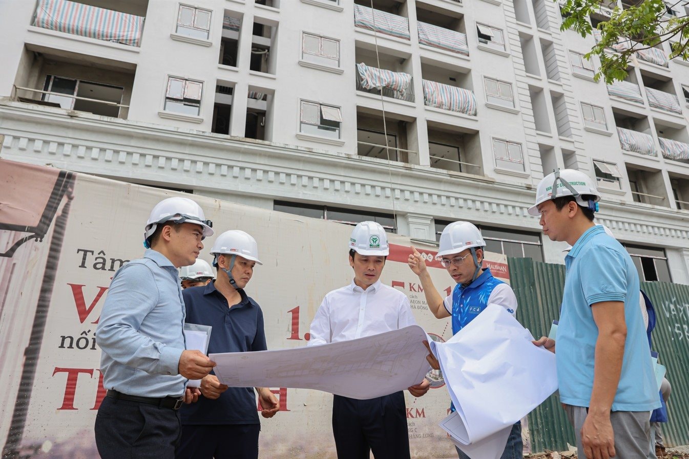 &Ocirc;ng Trịnh Văn Quyết trực tiếp ra c&ocirc;ng trường, dự &aacute;n tr&ecirc;n đất v&agrave;ng thủ đ&ocirc; của FLC chạy nước r&uacute;t trước giờ G - Ảnh 2.