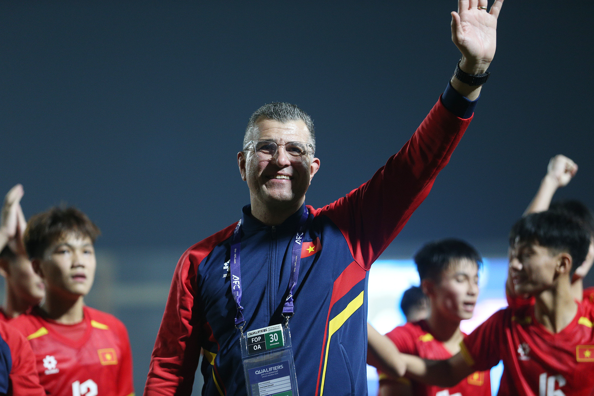 U17 Việt Nam dưới thời HLV Cristiano Roland lập kỷ lục với 15 trận bất bại, chạy đà cho giấc mơ World Cup 2026- Ảnh 1.