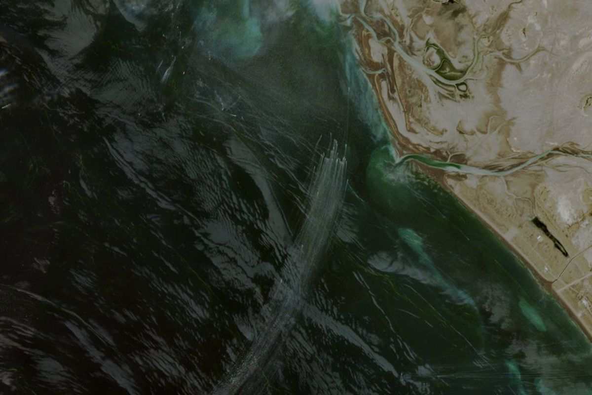 Iran tiếp tục rải th&ecirc;m thủy l&ocirc;i ở eo biển Hormuz , ảnh hưởng đến an ninh h&agrave;ng hải - Ảnh 1.