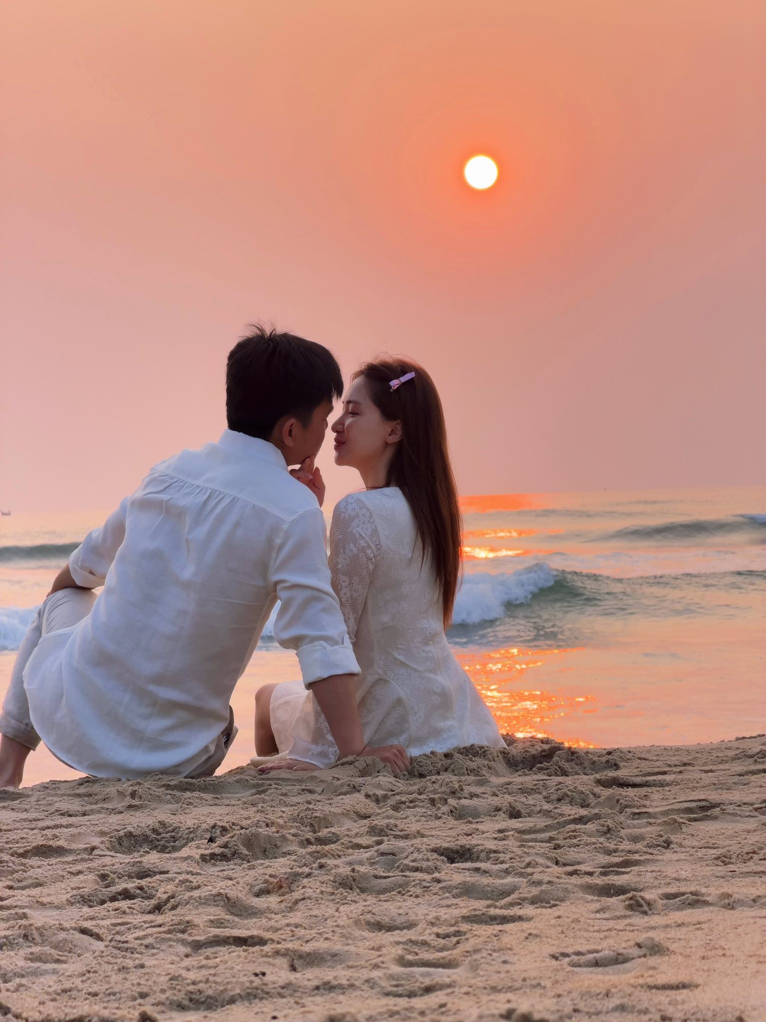 H&ograve;a Minzy đ&aacute;p thẳng: "Em c&oacute; đăng ảnh nhạy cảm g&igrave; đ&acirc;u chị?" - Ảnh 2.