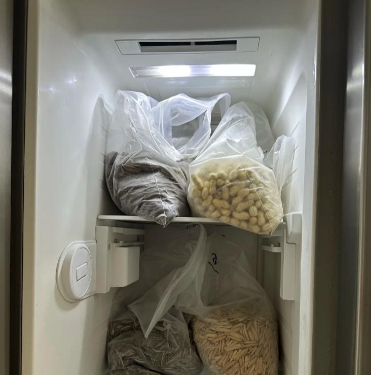 Đừng nh&eacute;t 7 thứ n&agrave;y v&agrave;o tủ lạnh nữa: C&agrave;ng bảo quản c&agrave;ng mất tiền oan- Ảnh 7.