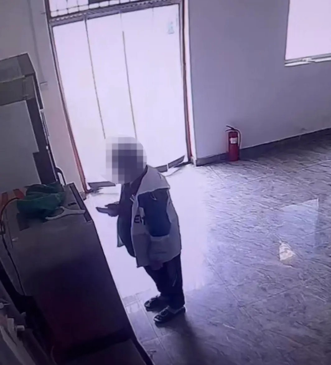 Người đ&agrave;n &ocirc;ng 33 tuổi tử vong sau 3 ng&agrave;y ở trại giảm c&acirc;n, c&ocirc;ng bố đoạn CCTV g&acirc;y sốc- Ảnh 2.