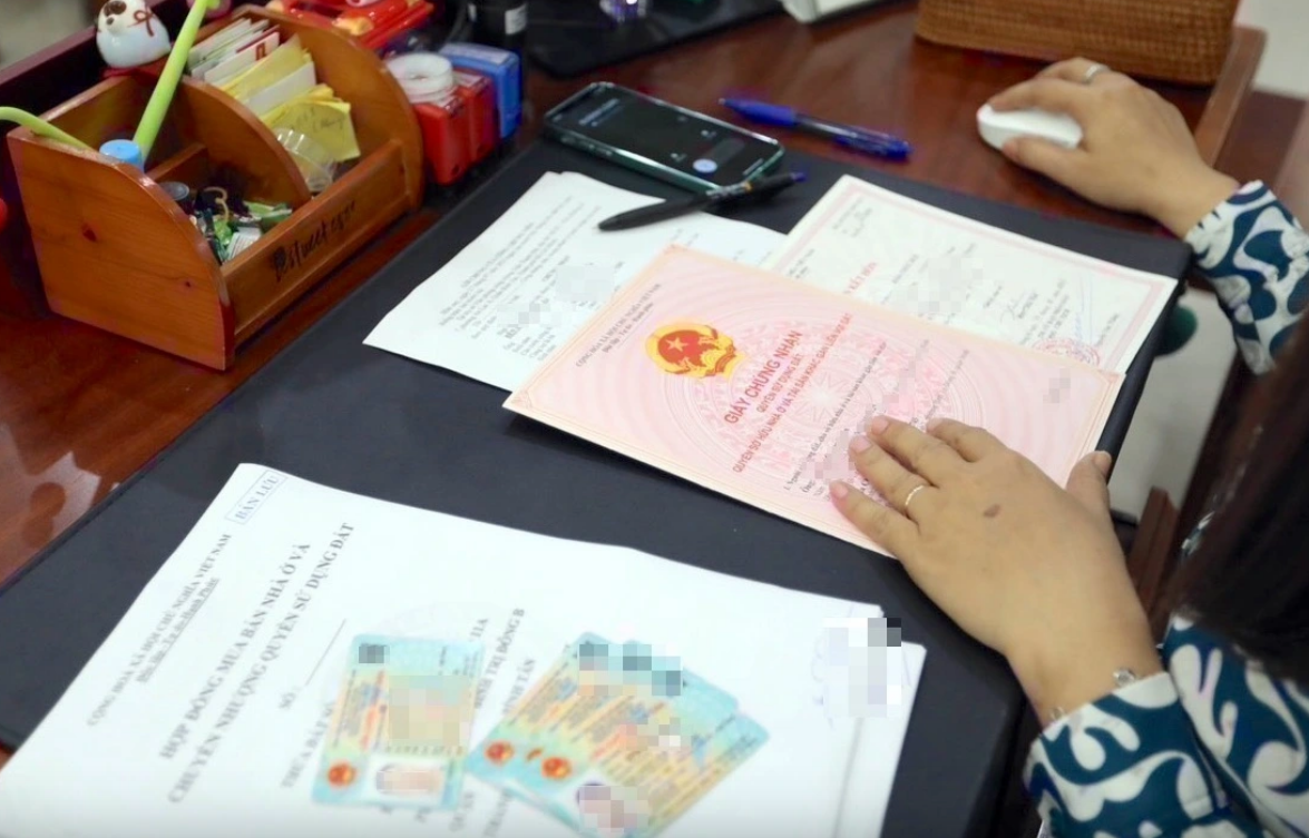 "C&aacute;i ngu duy nhất l&agrave; x&acirc;y nh&agrave; tr&ecirc;n đất nh&agrave; chồng": Lời tự tr&aacute;ch của người vợ sau 11 năm h&ocirc;n nh&acirc;n v&agrave; c&acirc;u hỏi "Em c&oacute; tham lam kh&ocirc;ng?" g&acirc;y b&atilde;o mạng - Ảnh 2.