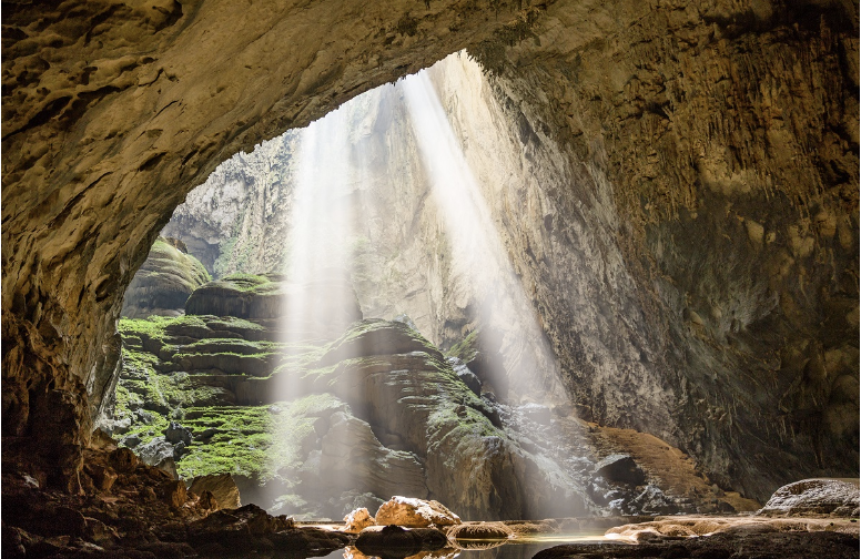 Ph&aacute;t hiện hang động mới tại Quảng Trị: Sở hữu th&aacute;c nước 350 m&eacute;t cực hiếm, chuy&ecirc;n gia chưa d&aacute;m tiến s&acirc;u v&igrave; qu&aacute; lạnh - Ảnh 4.