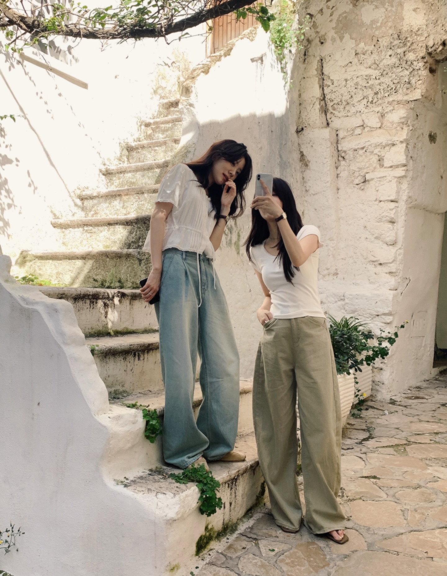 Quần jeans ống rộng ph&ugrave; hợp với m&ugrave;a h&egrave; nhất v&agrave; 4 c&aacute;ch mặc đẹp "bất bại"- Ảnh 2.