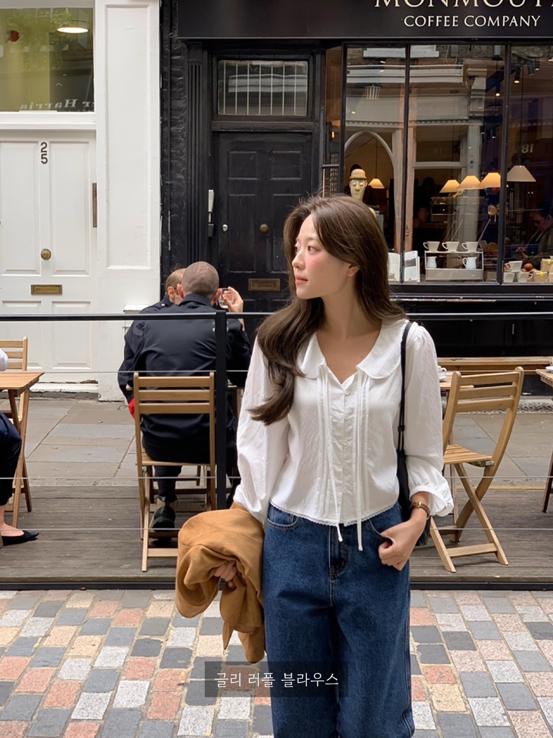 Quần jeans ống rộng ph&ugrave; hợp với m&ugrave;a h&egrave; nhất v&agrave; 4 c&aacute;ch mặc đẹp "bất bại"- Ảnh 1.