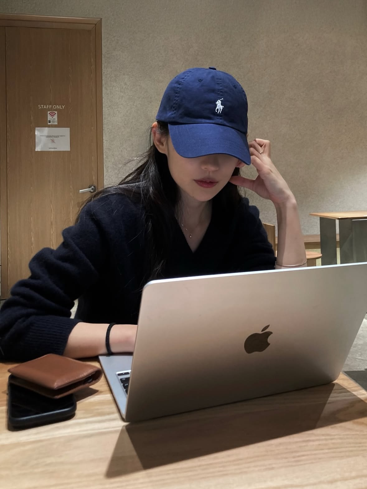 V&igrave; sao kh&ocirc;ng n&ecirc;n để lộ lương cho đồng nghiệp? - Ảnh 1.