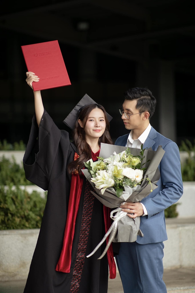 Thiếu gia S&agrave;i th&agrave;nh cưới giảng vi&ecirc;n đại học: Tận hưởng h&ocirc;n nh&acirc;n trong biệt thự view s&ocirc;ng đẹp như phim, chuyện t&igrave;nh cứ ngỡ tiểu thuyết- Ảnh 1.