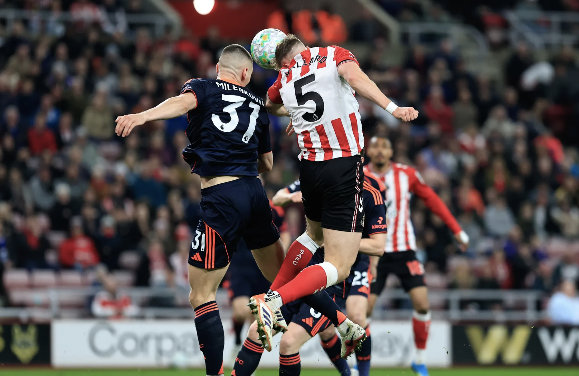Forest thắng tưng bừng Sunderland, West Ham v&agrave; Tottenham &acirc;u lo v&eacute; trụ hạng - Ảnh 1.