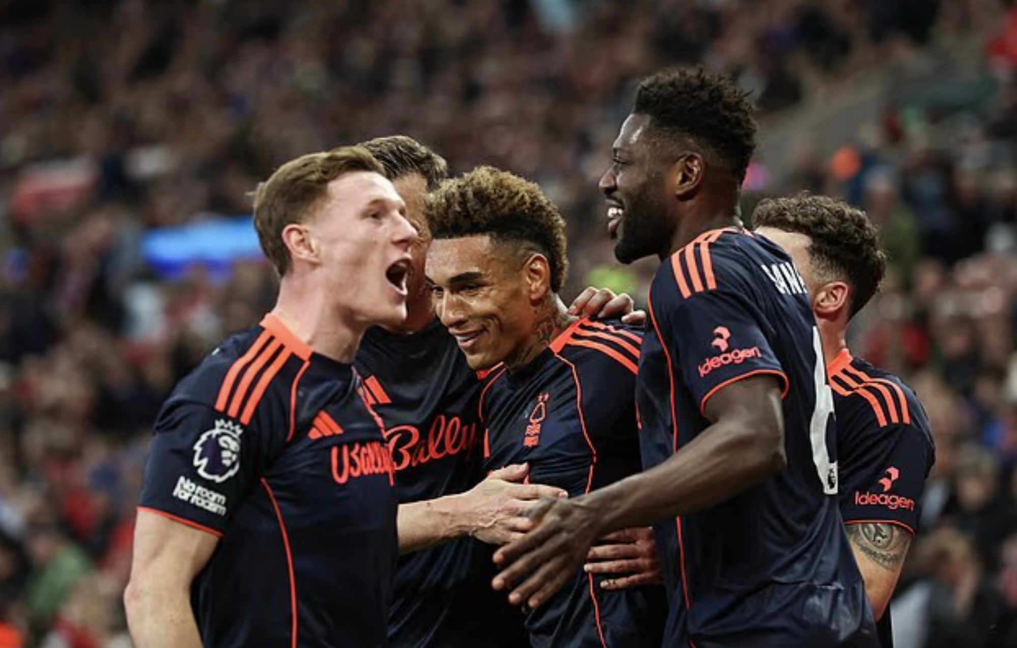 Forest thắng tưng bừng Sunderland, West Ham v&agrave; Tottenham &acirc;u lo v&eacute; trụ hạng - Ảnh 6.