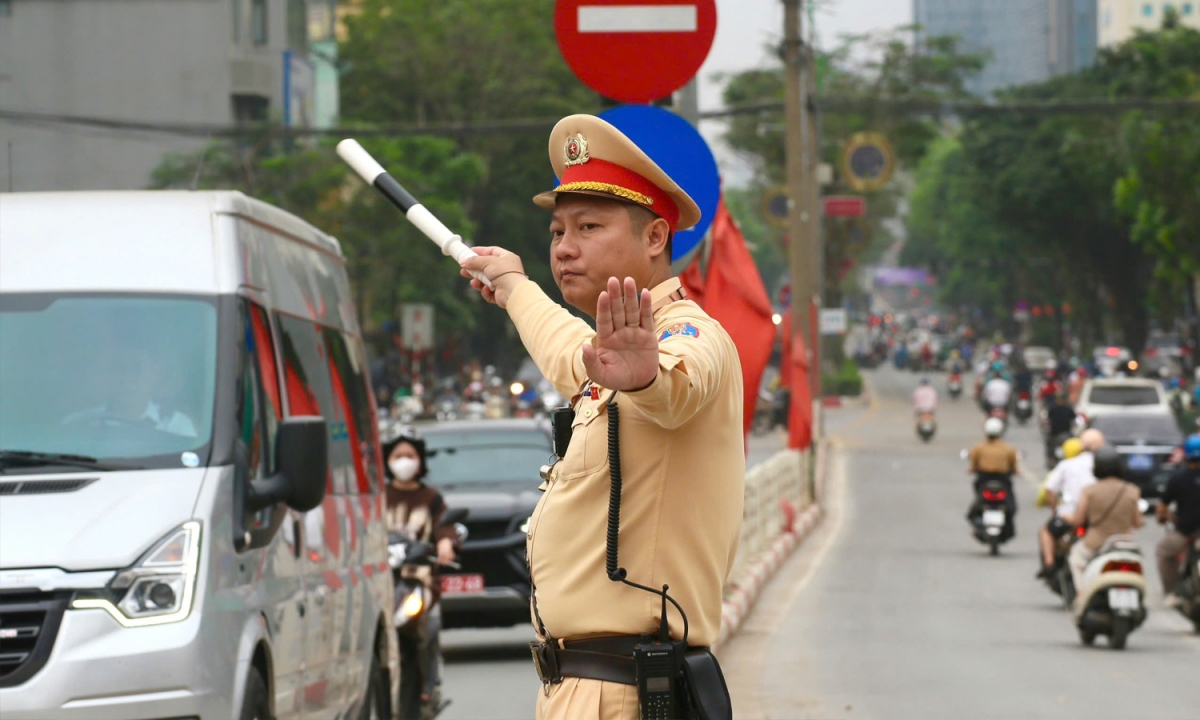 Công an Hà Nội thông báo: Sẽ tạm cấm nhiều tuyến đường trong ngày 28/4 - Ảnh 1.