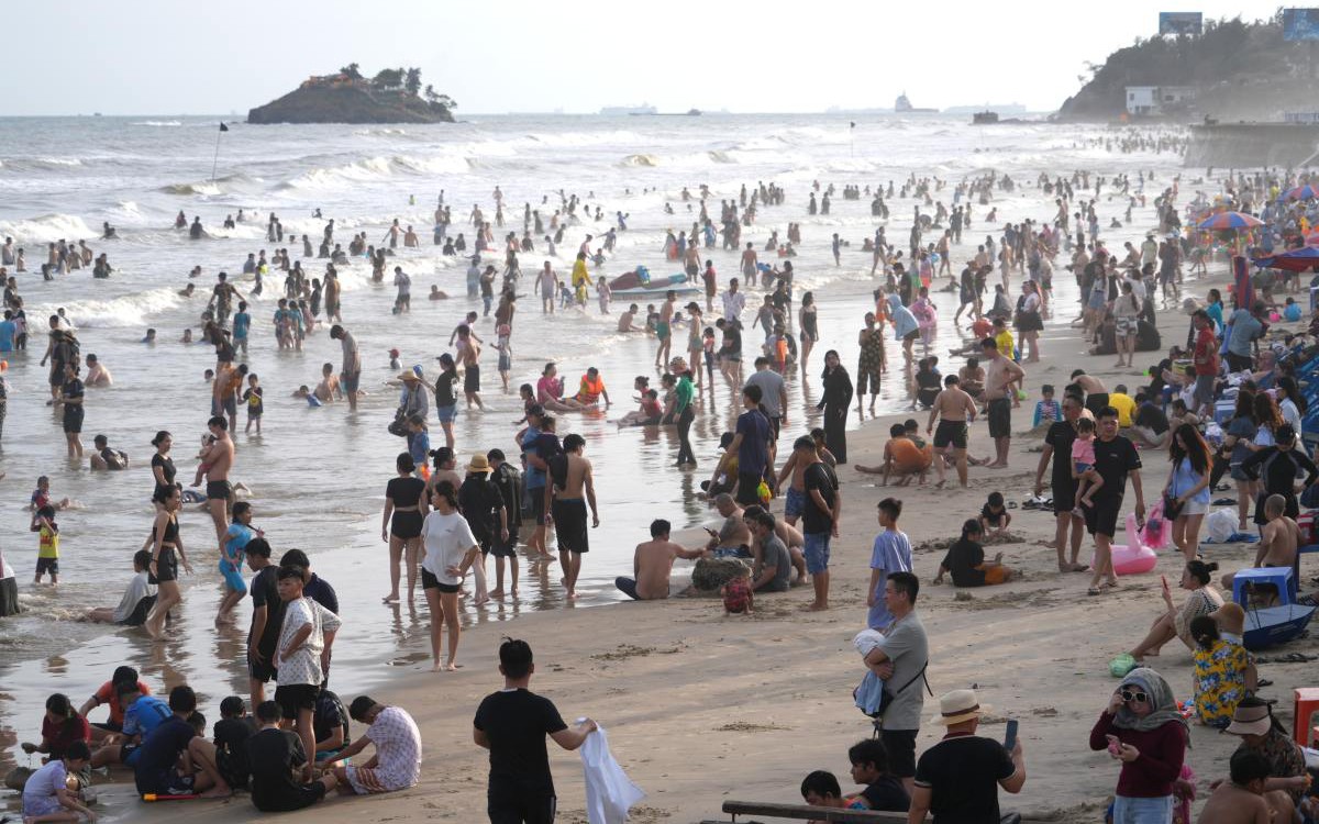 T&agrave;i khoản ng&acirc;n h&agrave;ng c&oacute; giao dịch hơn 35 triệu đồng, 4 th&aacute;ng sau, c&ocirc;ng an y&ecirc;u cầu người đ&agrave;n &ocirc;ng l&ecirc;n l&agrave;m việc - Ảnh 2.