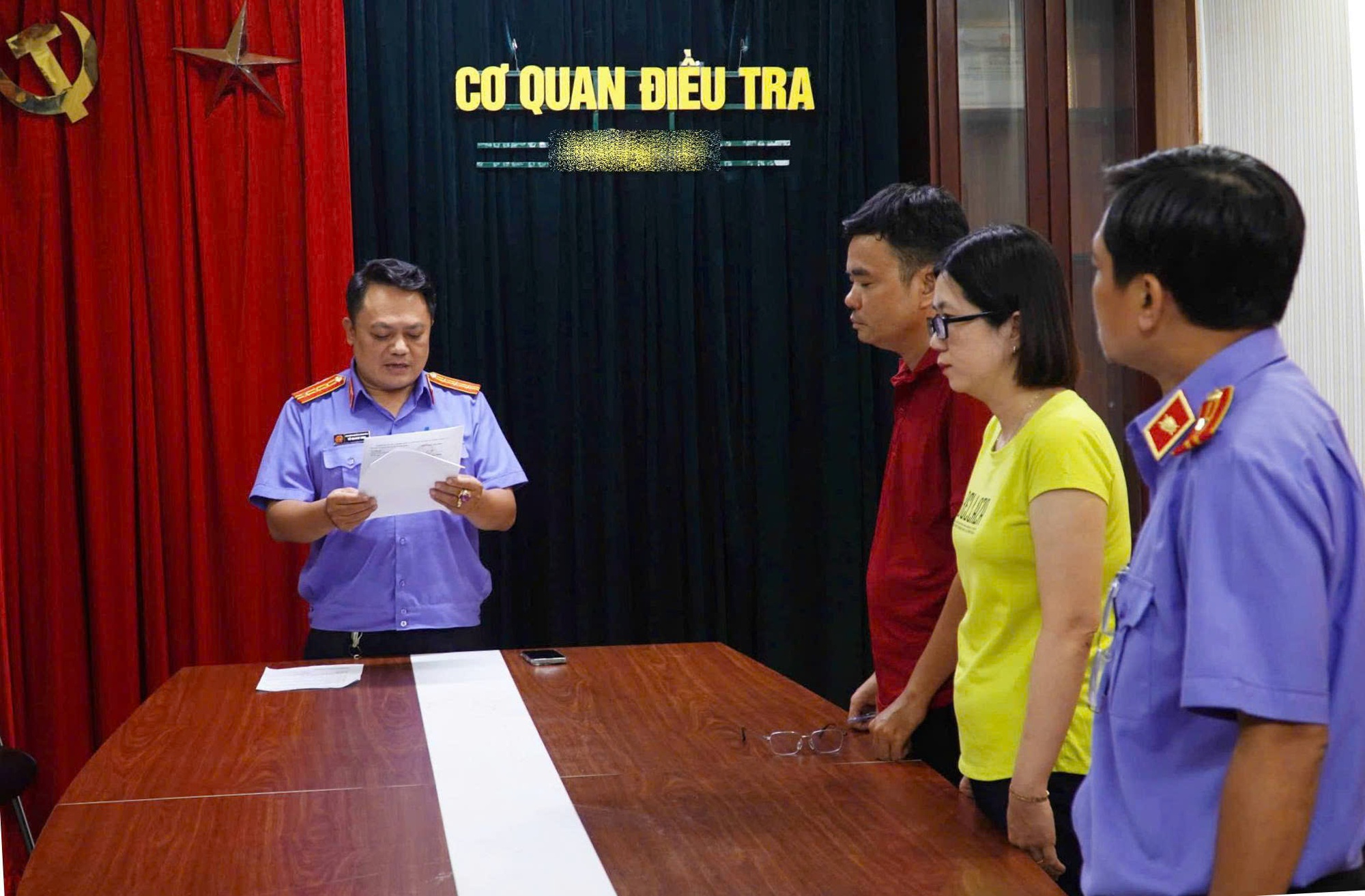 Vụ nữ sinh tử vong Vĩnh Long: Diễn biến mới v&agrave; khởi tố nhiều c&aacute;n bộ li&ecirc;n quan - Ảnh 4.