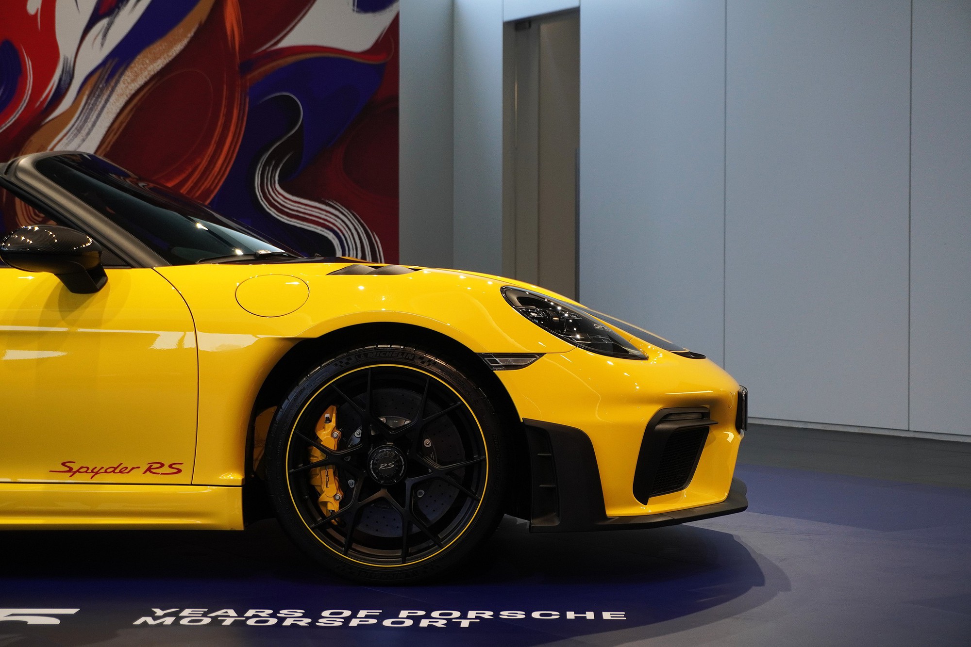 T&ocirc;i sờ tận tay Porsche 718 Spyder RS độc nhất Việt Nam: Phanh gốm hơn 500 triệu, tổng tiền 'option' dư mua 1 chiếc Mercedes GLC- Ảnh 9.