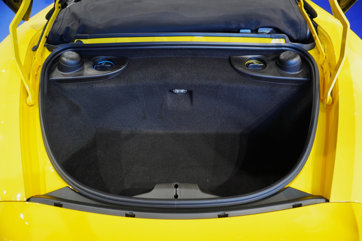 T&ocirc;i sờ tận tay Porsche 718 Spyder RS độc nhất Việt Nam: Phanh gốm hơn 500 triệu, tổng tiền 'option' dư mua 1 chiếc Mercedes GLC- Ảnh 14.