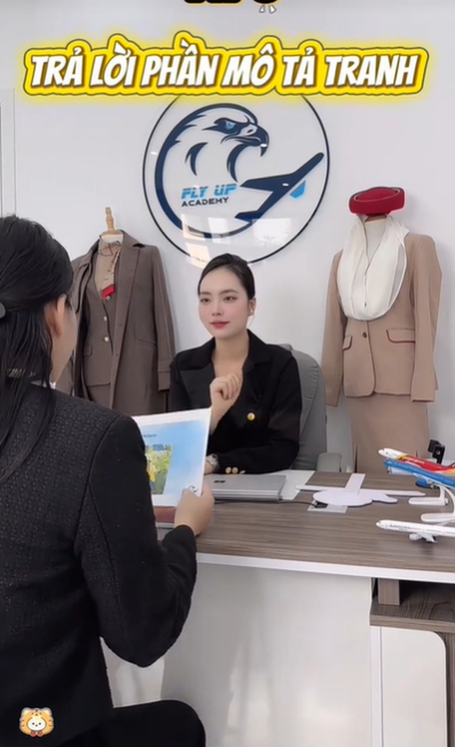 Tất tần tật về &ldquo;l&ograve; luyện thi tiếp vi&ecirc;n h&agrave;ng kh&ocirc;ng&rdquo; ở Việt Nam: Mỗi ng&agrave;y trả lời chục c&acirc;u hỏi phỏng vấn, học tiếng Anh v&agrave; tập catwalk - Ảnh 3.