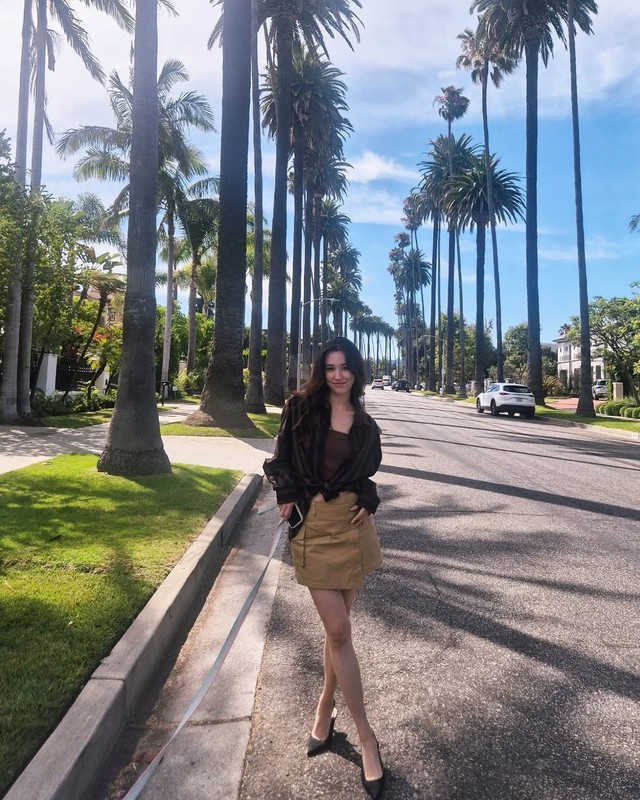 &ldquo;C&ocirc;ng ch&uacute;a lai&rdquo; đầu ti&ecirc;n của showbiz: Bị cấm hoạt động suốt 4 năm, nay l&agrave;m ca sĩ mạng với 228 người h&acirc;m mộ - Ảnh 5.