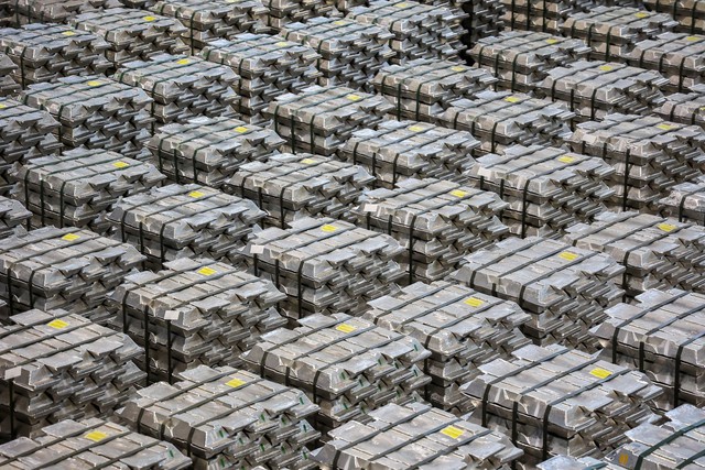 Kh&ocirc;ng phải v&agrave;ng hay dầu mỏ: Đ&acirc;y mới l&agrave; thứ đang 'bốc ch&aacute;y' tại Hormuz, đối mặt c&uacute; sốc cung lớn nhất 25 năm qua - Ảnh 1.