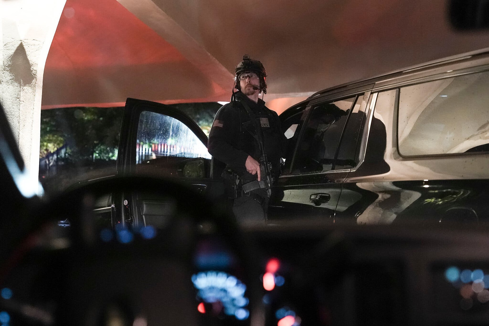 &Ocirc;ng Trump họp b&aacute;o sau vụ nổ s&uacute;ng: "Tổng thống l&agrave; một nghề nguy hiểm" - Ảnh 2.