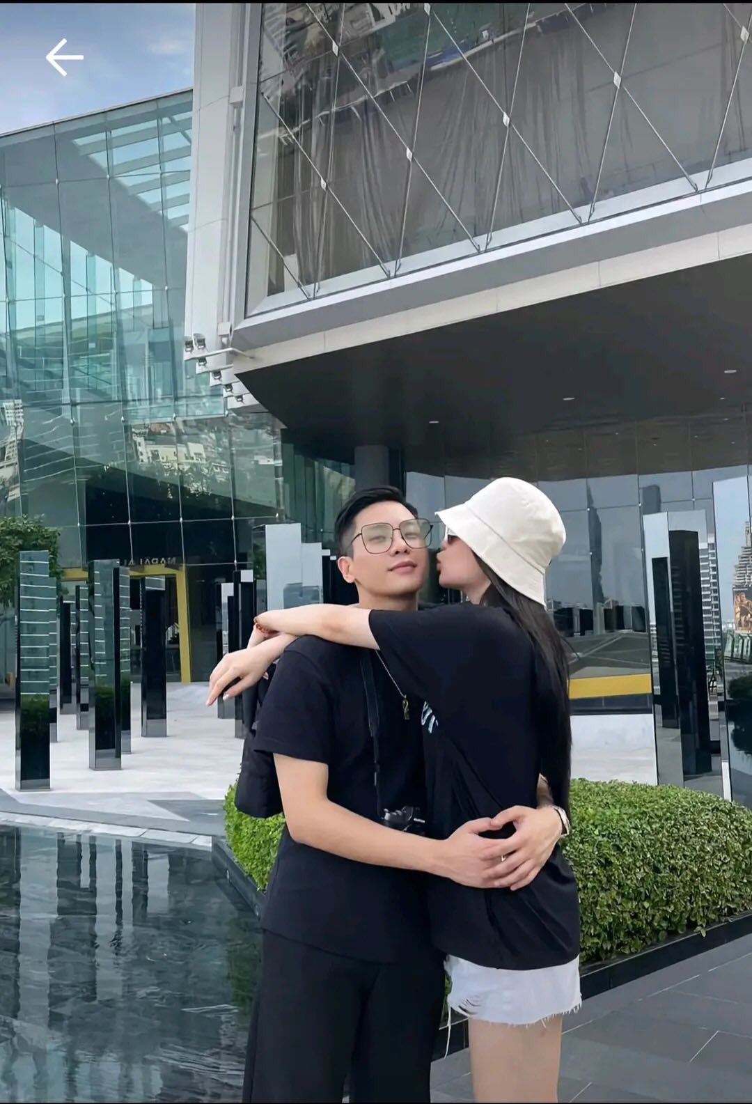 Nam ca sĩ Việt bị khui ảnh du lịch c&ugrave;ng vợ ngo&agrave;i ng&agrave;nh- Ảnh 3.