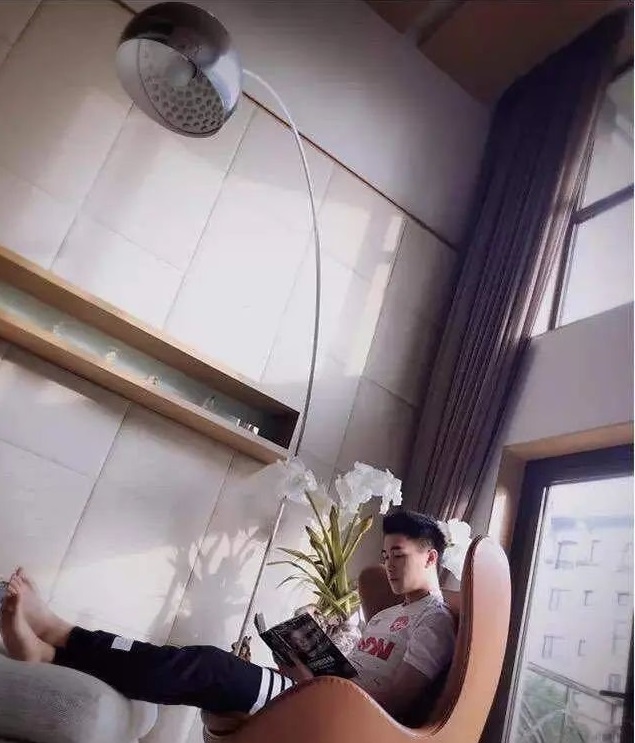 &ldquo;Thi&ecirc;n thần sa ng&atilde;&rdquo; lấy con trai &ocirc;ng tr&ugrave;m s&ograve;ng bạc: 1 bước th&agrave;nh d&acirc;u h&agrave;o m&ocirc;n, nh&igrave;n kh&ocirc;ng gian sống hiện tại mới thấy đời sang trang thật rồi- Ảnh 11.