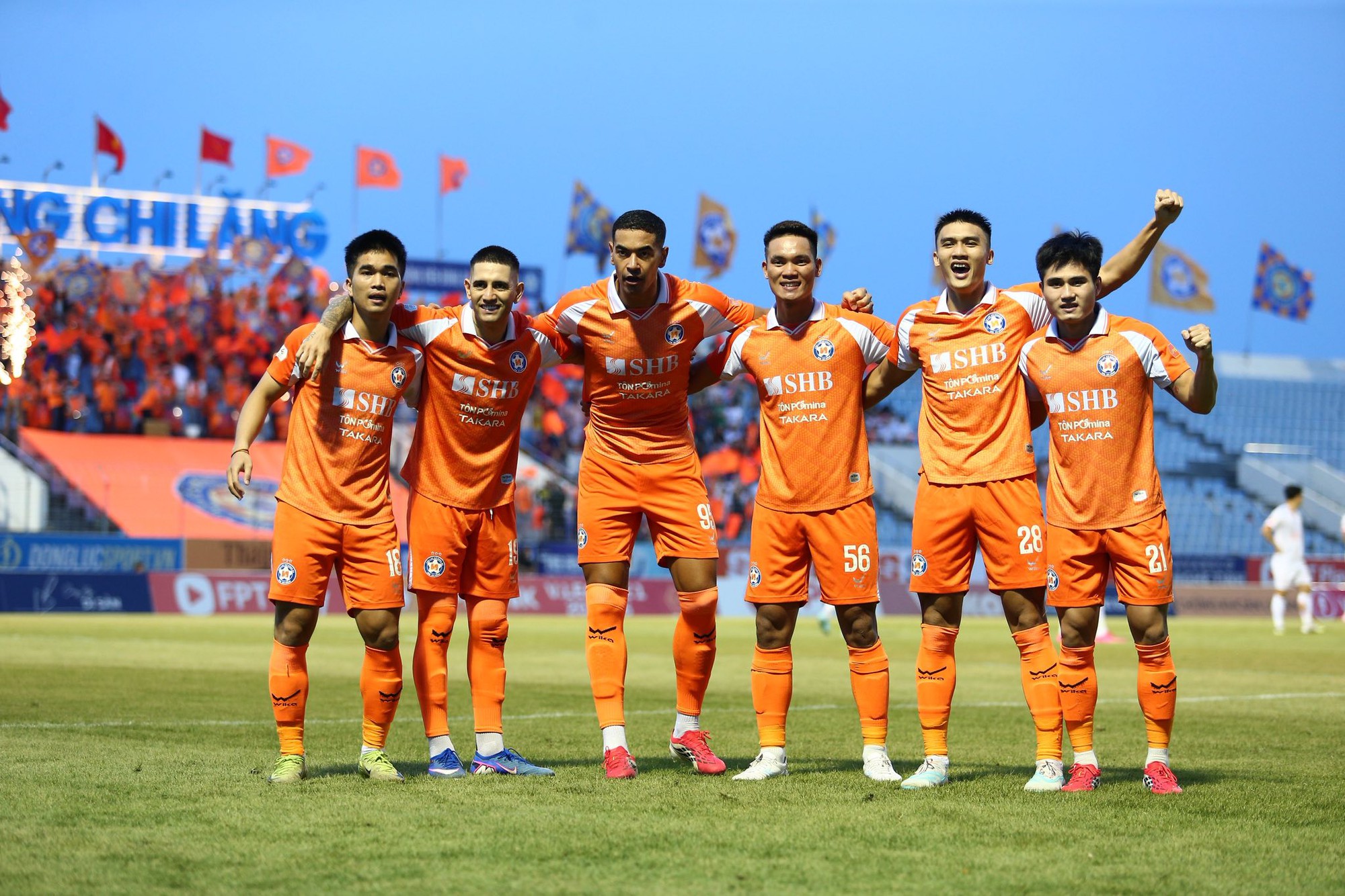 CLB Đ&agrave; Nẵng tạm tho&aacute;t hiểm! - Ảnh 3.