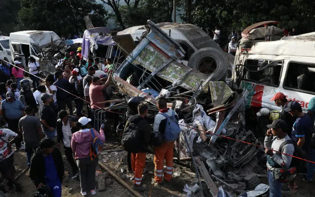 Đ&aacute;nh bom trước thềm bầu cử Tổng thống Colombia, h&agrave;ng chục người thương vong - Ảnh 1.