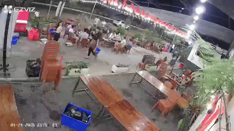 Bức xúc clip người đàn ông đá vào mặt nữ quản lý quán nhậu: Hé lộ nguồn cơn, nạn nhân lên tiếng - Ảnh 1.