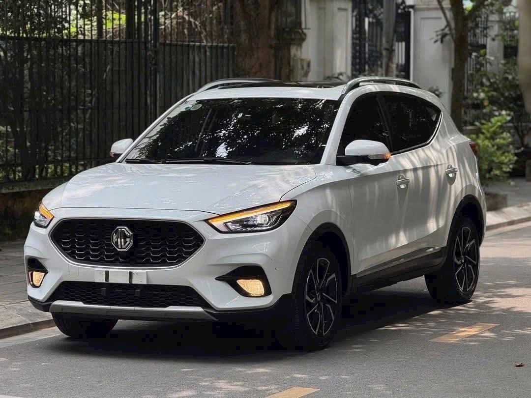 H&agrave;ng loạt xe giảm gi&aacute; kỷ lục, c&oacute; mẫu giảm gần tỷ đồng, nhảy xuống đấu với cả 'đ&agrave;n em' - Ảnh 5.