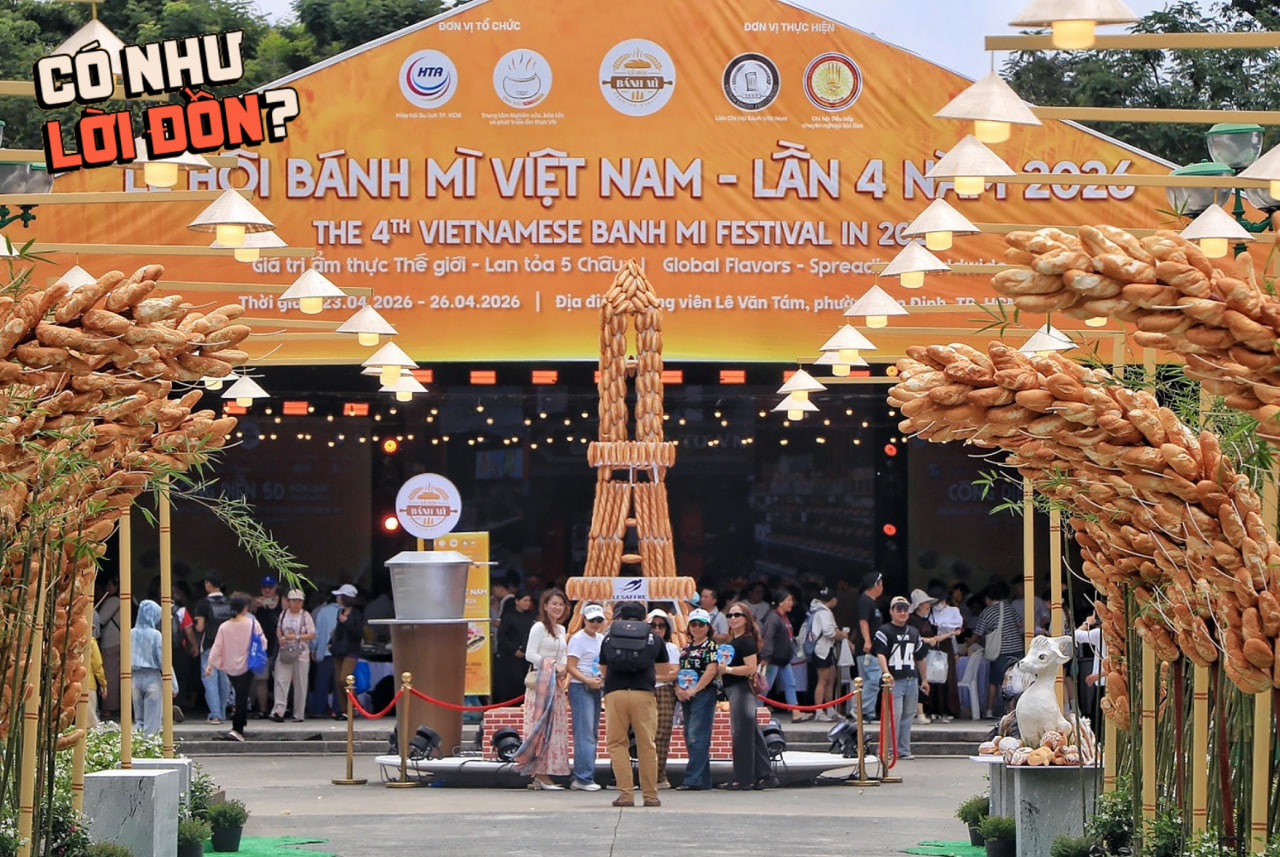 C&agrave;n qu&eacute;t lễ hội b&aacute;nh m&igrave; 2026: Thử m&oacute;n kẹp kem khiến kh&aacute;ch T&acirc;y nghiện nặng - Ảnh 2.