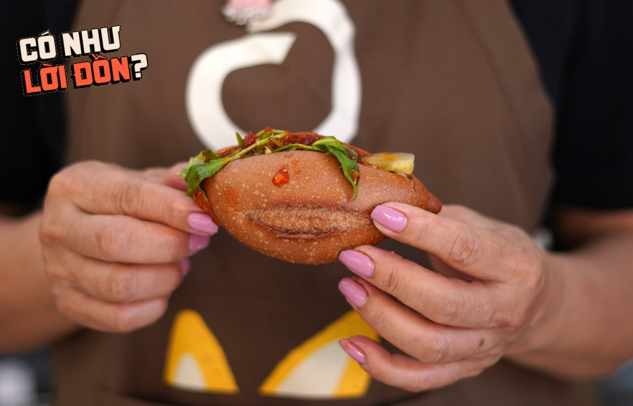 C&agrave;n qu&eacute;t lễ hội b&aacute;nh m&igrave; 2026: Thử m&oacute;n kẹp kem khiến kh&aacute;ch T&acirc;y nghiện nặng - Ảnh 3.