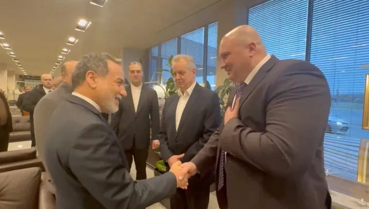 Chiến sự Trung Đ&ocirc;ng ng&agrave;y 27-4: Iran n&oacute;i Mỹ "hết b&agrave;i", lập lờ về eo biển Bab el-Mandeb - Ảnh 1.