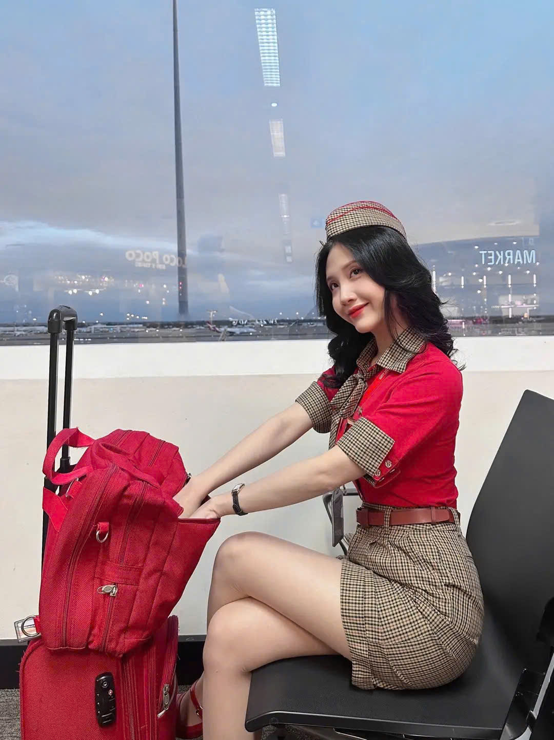 Nghỉ việc tiếp vi&ecirc;n h&agrave;ng kh&ocirc;ng, c&ocirc; g&aacute;i TP.HCM kinh doanh nailbox - Ảnh 2.