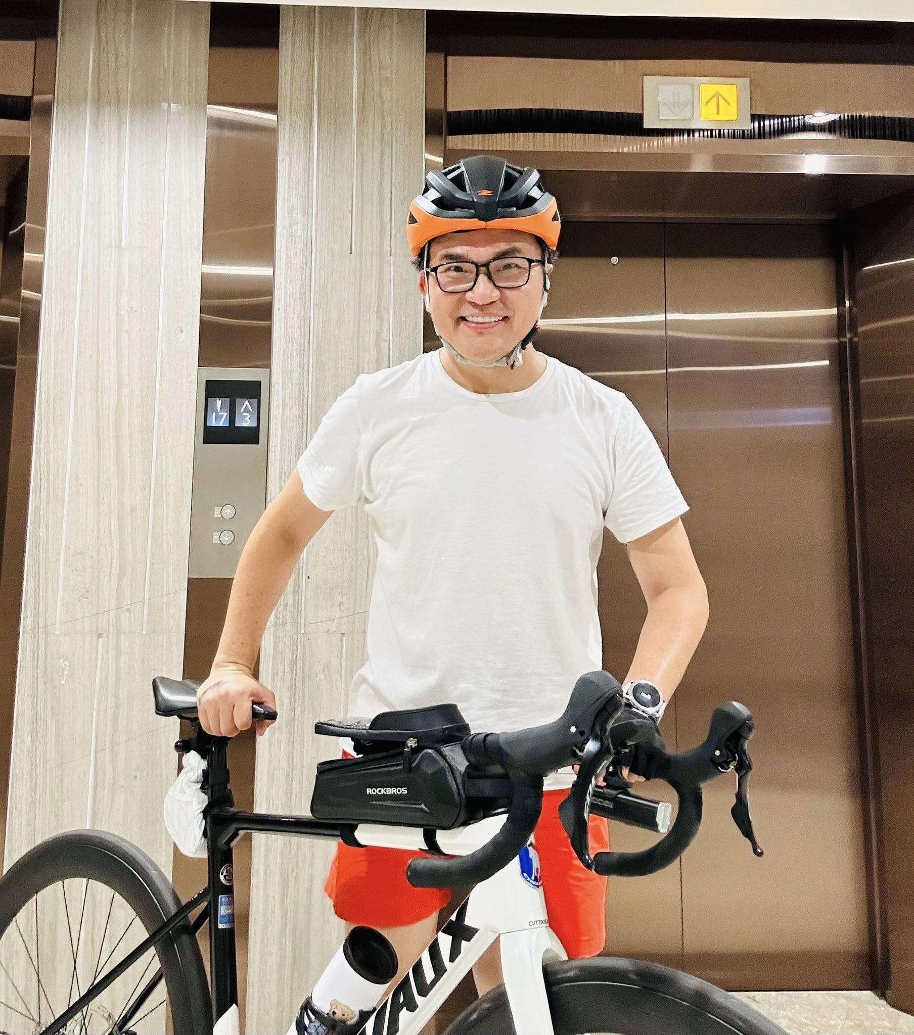 Nam MC "hot" tr&ecirc;n c&aacute;c gameshow truyền h&igrave;nh, tuổi trung ni&ecirc;n vẫn độc th&acirc;n, chăm chỉ l&agrave;m việc thiện- Ảnh 9.