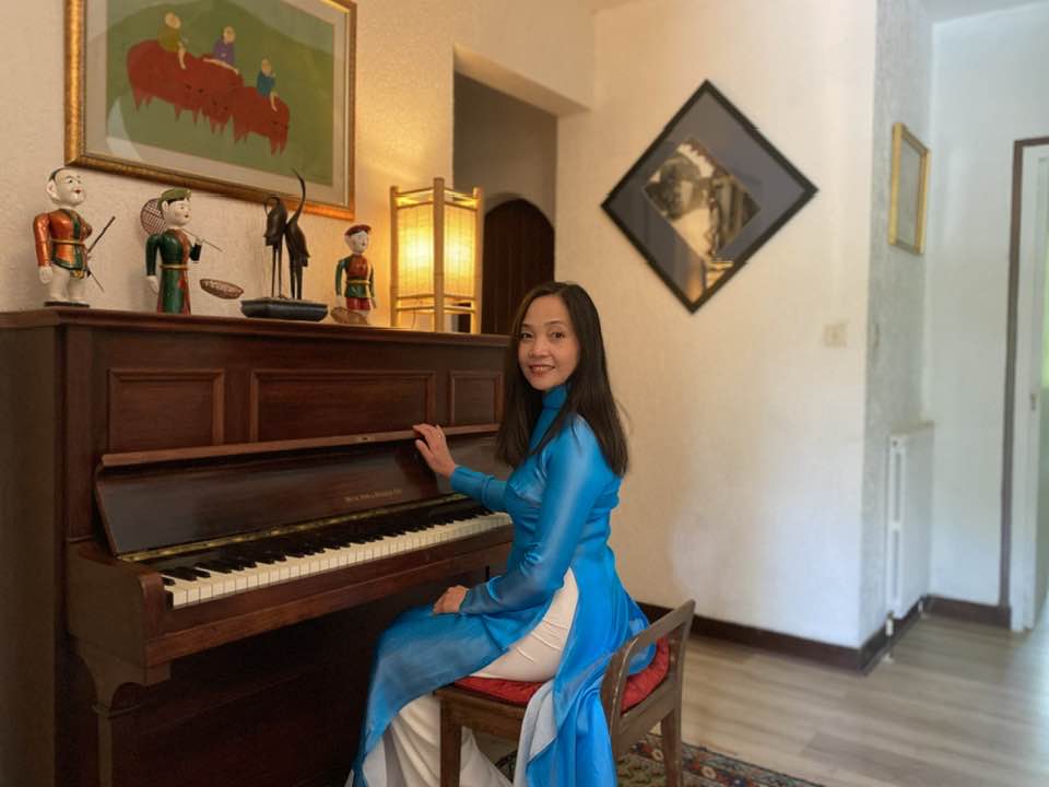 Nữ NSƯT biến mất khỏi showbiz Việt 20 năm giờ sống trong biệt thự 4.000m2, hoa ngập lối đẹp như cổ t&iacute;ch - Ảnh 8.