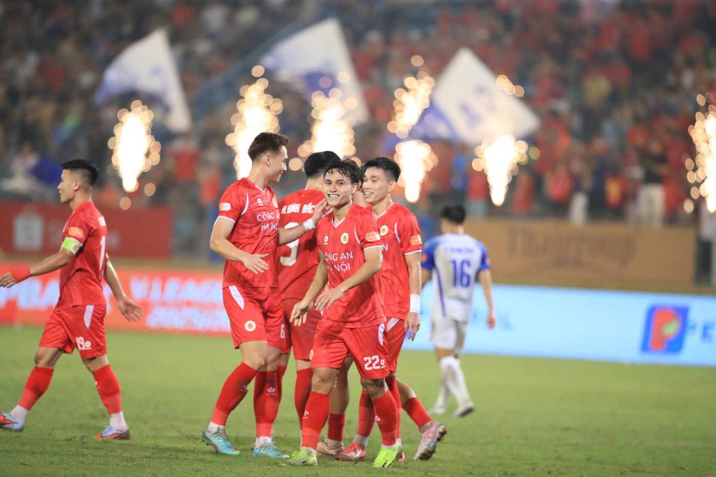 V-League 2025-2026: Hấp dẫn cuộc đua "song m&atilde;" về đ&iacute;ch - Ảnh 4.