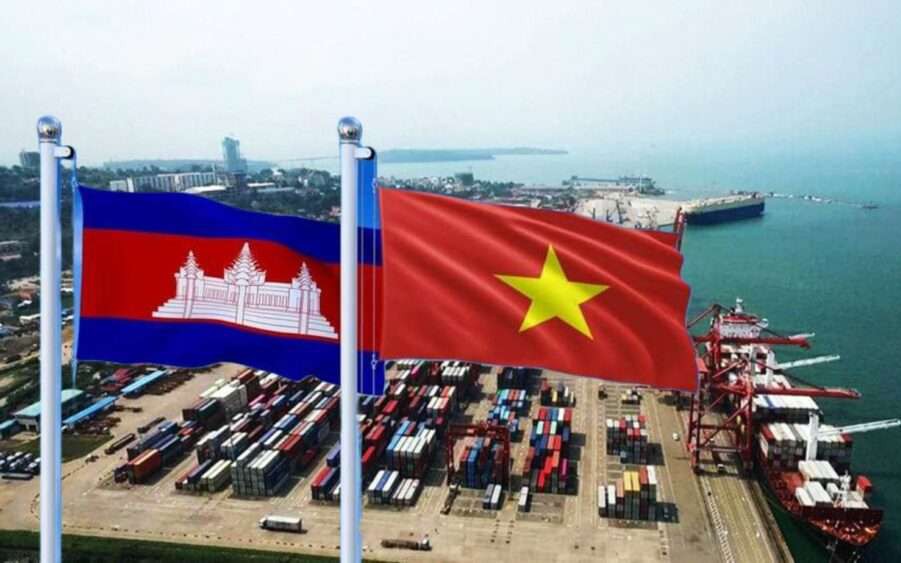 Thủ tướng L&ecirc; Minh Hưng ăn s&aacute;ng v&agrave; l&agrave;m việc c&ugrave;ng Thủ tướng L&agrave;o, Campuchia - Ảnh 2.