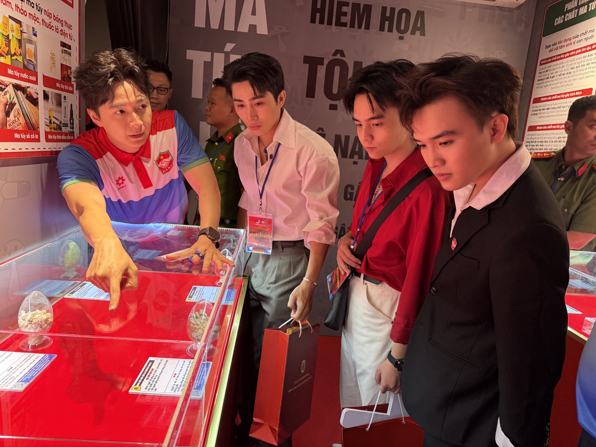 Ca sĩ Ng&ocirc; Kiến Huy tham gia c&acirc;u lạc bộ tại C&ocirc;ng an TPHCM- Ảnh 5.