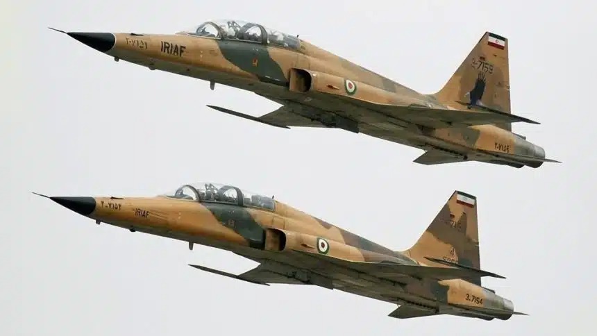 Iran đ&aacute;nh dồn dập 7 quốc gia, hơn 100 mục ti&ecirc;u: Căn cứ Mỹ hứng đ&ograve;n nặng, b&iacute; ẩn ti&ecirc;m k&iacute;ch F-5 - Ảnh 1.