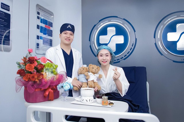 B&iacute; quyết giữ vững thần th&aacute;i rạng rỡ của Giai nh&acirc;n m&agrave;n ảnh Qu&aacute;ch Thu Phương c&ugrave;ng Dr David B&ugrave;i - Ảnh 2.